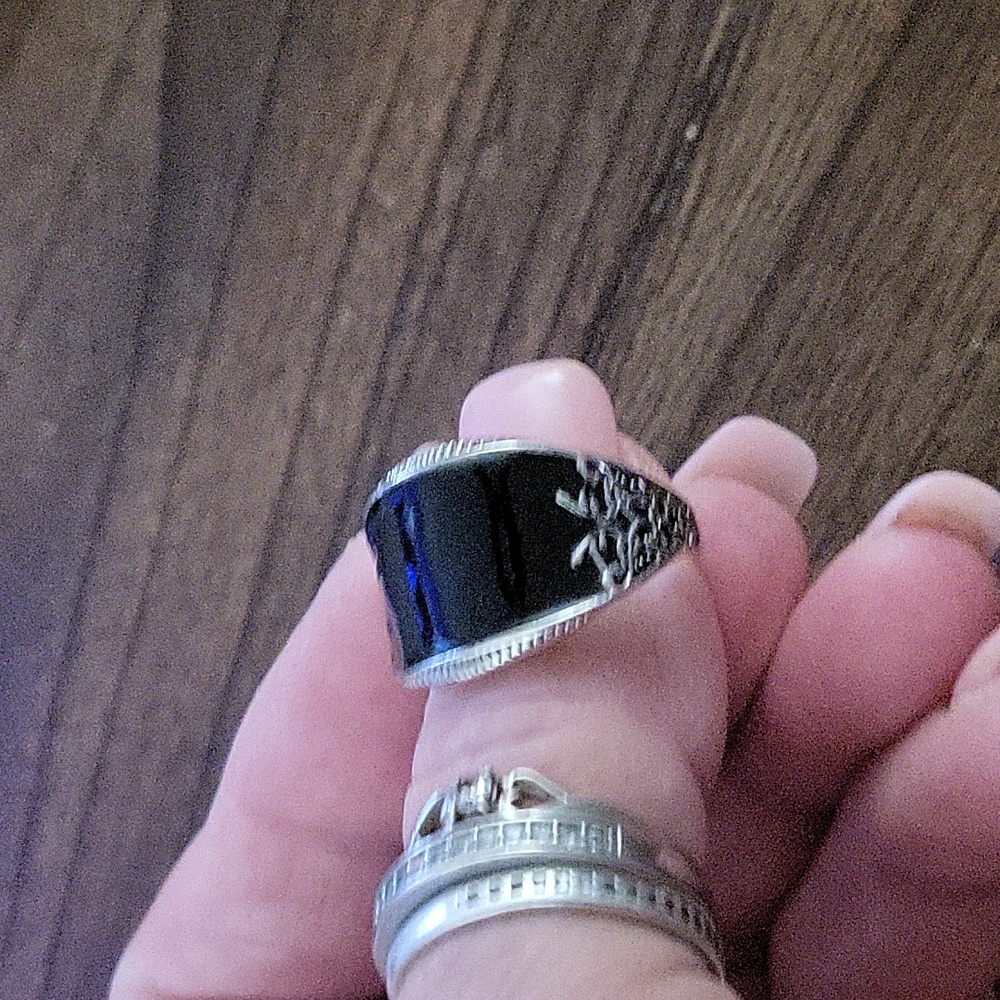 Size 8, ladies ring